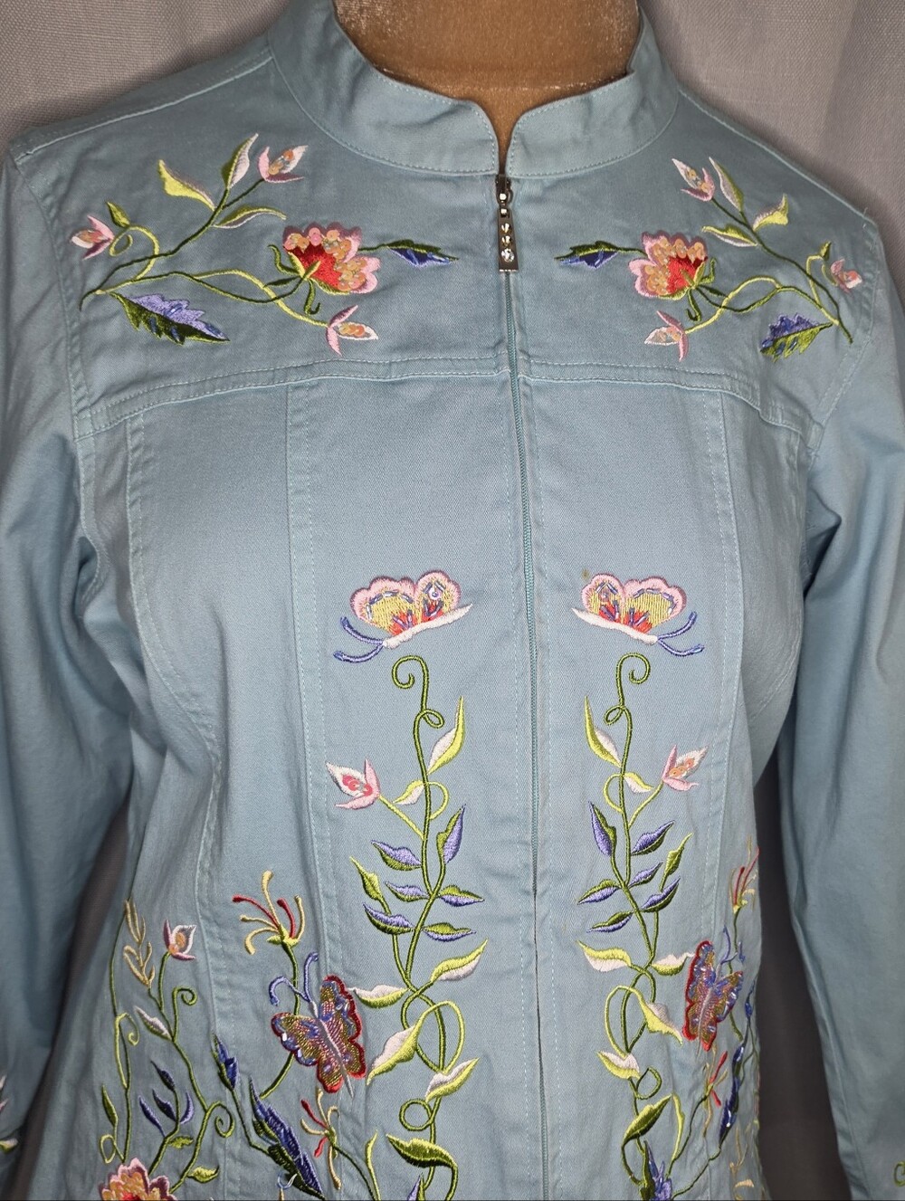Quacker Factory M Medium Light Blue Embroidered Jean Jacket NWOT - Picture 2 of 7